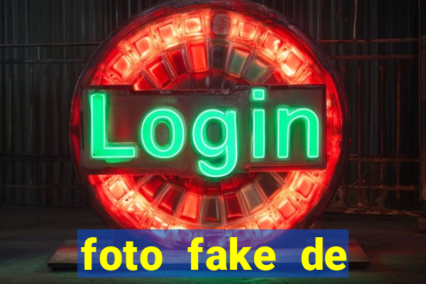 foto fake de menina no espelho cabelo cacheado